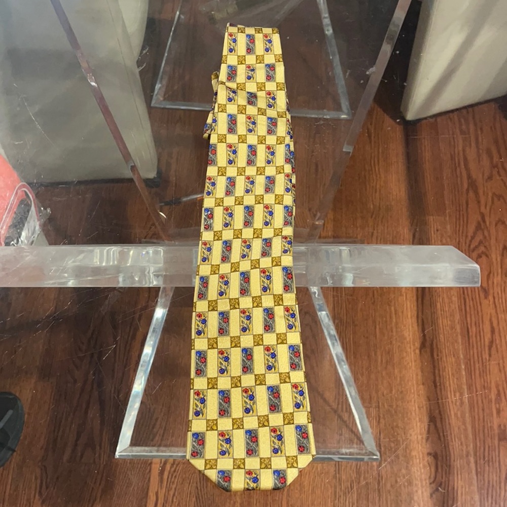 Valentino Cravatte Italian Silk Gold Flowered Tie